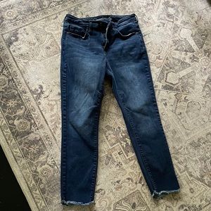 Universal Threads Jeans in Size 8